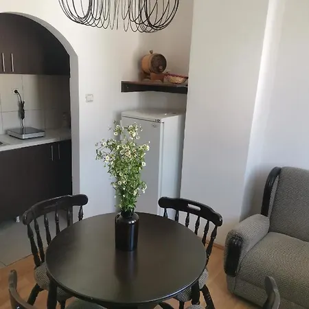 Faris Apartment *