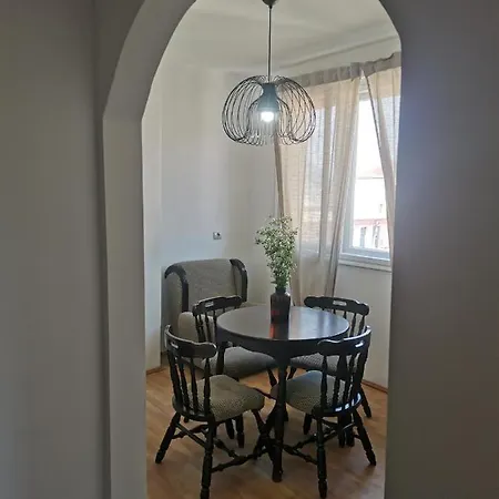 Faris Apartment *