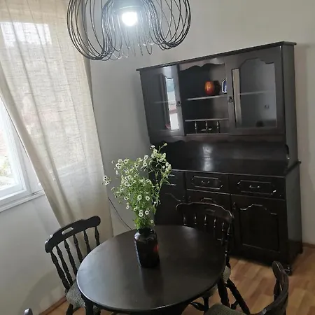 Faris Apartment